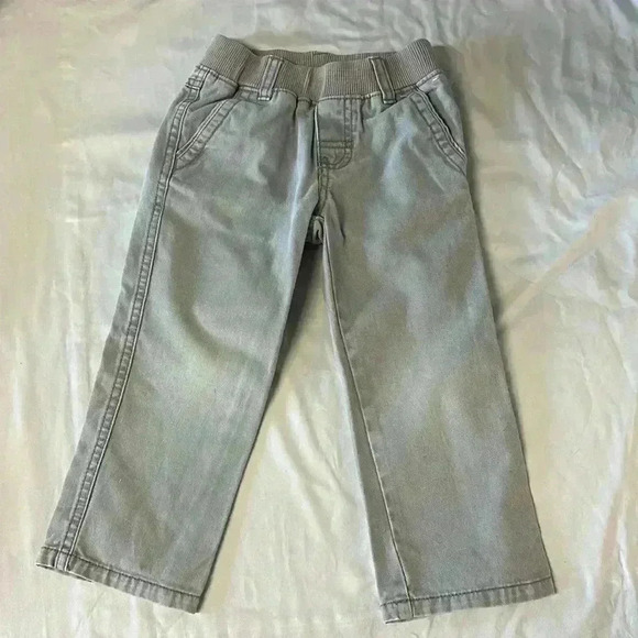 Gymboree - pull on denim jeans. Size  2T - Picture 1 of 4
